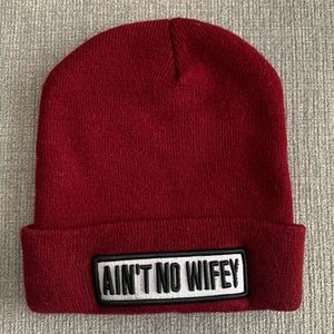 AIN’T NO WIFEY 🔴 BURGUNDY TUQUE/HAT